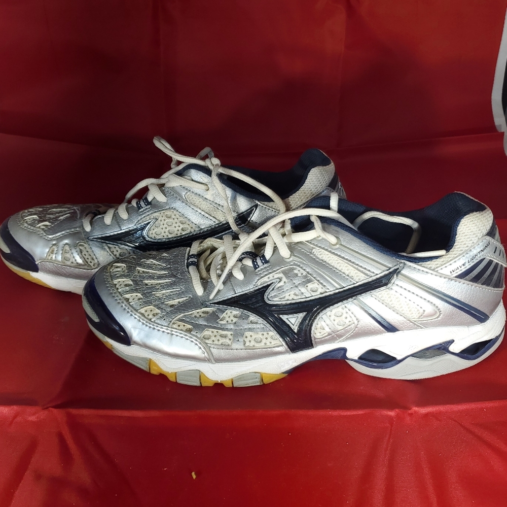 Mizuno Mens Athetlic Shoes W9.5
